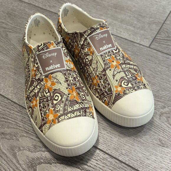 Disney Shoes - Walt Disney World Recyclable Disney Moana  Native Shoes Unisex M4 W6 Water
